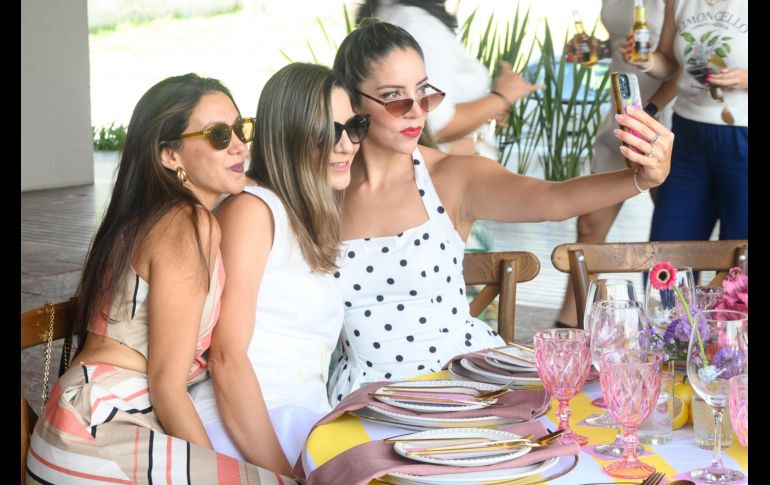Laura Balver, Lorena Navarrete y Paulina Escobar. GENTE BIEN JALISCO / Cumpleaños Che Eguiarte