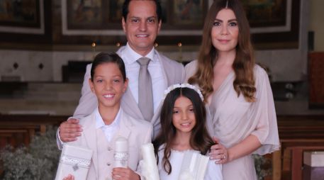 André e Isabella Guzmán Martínez con Ernesto Guzmán y Jo Martínez. GENTE BIEN JALISCO / C. Jimeno