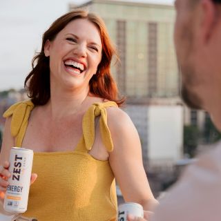 Esto dice la psicología sobre las personas que les gusta reírse de si mismas