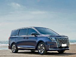 La Jac Traveller destaca por su imponente parrilla cromada y líneas rectas que refuerzan su carácter robusto y funcional. ESPECIAL