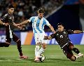 El equipo tricolor fue superado y no logró mostrar su mejor versión, dejando atrás la ilusión de los mexicanos por avanzar a la siguiente ronda. EFE/ O. Villarroel.