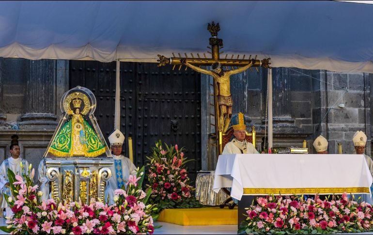 En esta ocasión, la misa se celebró en la explanada de la Catedral sobre Paseo Alcalde. EL INFORMADOR/A.NAVARRO