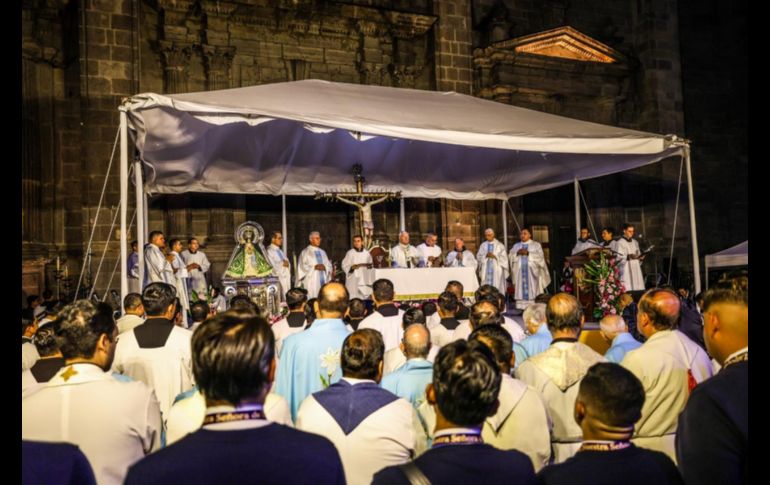 En esta ocasión, la misa se celebró en la explanada de la Catedral sobre Paseo Alcalde. EL INFORMADOR/A.NAVARRO