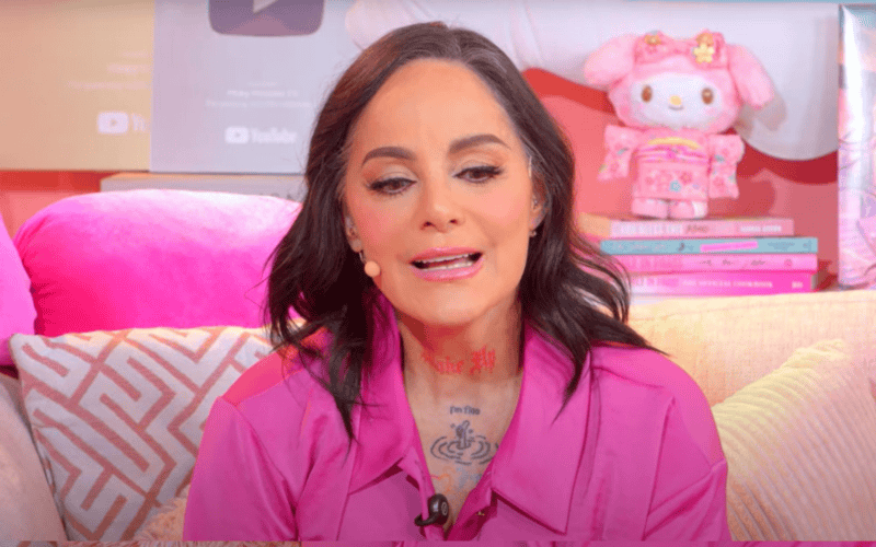 &nbsp;YOUTUBE/PINKYPROMISE