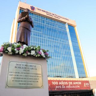 UdeG reconoce trayectoria de Irene Robledo