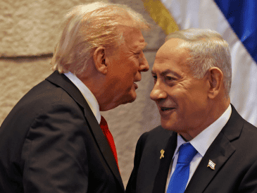 Donald Trump y Benjamin Netanyahu, este lunes en el Parlamento israelí. EFE / J. Marey