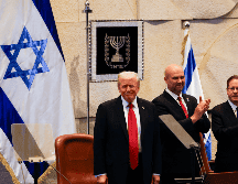El presidente estadounidense, Donald Trump, se presentó este lunes, en Israel  donde fue recibido con ovaciones y aplausos constantes. EFE/J. MAREY