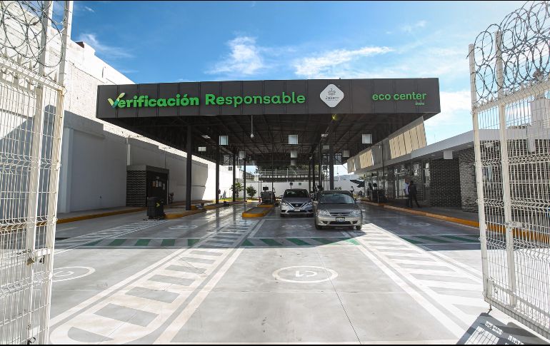 El Gobierno de Jalisco continúa trabajando por un ambiente más limpio y una mejor calidad de vida, por lo que mantiene en marcha el programa Verificación Vehicular Responsable, cuyo objetivo es disminuir las emisiones contaminantes y fomentar una movilidad más sostenible. EL INFORMADOR / ARCHIVO