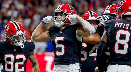 Drake London, receptor abierto de Atlanta, celebrando después de anota un touchdown. EFE/S. Lesser