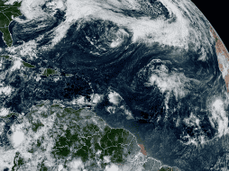 La tormenta tropical Lorenzo continúa avanzando sobre el Atlántico central, sin representar amenaza para zonas costeras. EFE / NOAA