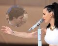 Katy Perry dio un guiño a los rumores que la colocan en relación con Justin Trudeau. AP / ARCHIVO