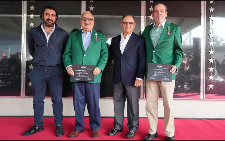 Los homenajeados recibieron una medalla en forma de estrella, diseñada por TANE, y un saco conmemorativo verde elaborado por Hackett London. CORTESÍA