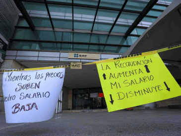 El paro nacional de los trabajadores del SAT formó parte de una jornada de protesta para exigir un salario digno, mejores condiciones laborales y el fin de las desigualdades entre personal sindicalizado y de confianza. SUN / ARCHIVO