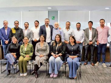 El alcalde Gerardo Quirino Velázquez Chávez tomó protesta a los integrantes del Consejo de Colaboración Empresarial, fortaleciendo la alianza entre gobierno y empresas. ESPECIAL