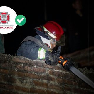 Bomberos de Guadalajara controlan incendio en Lomas de Polanco