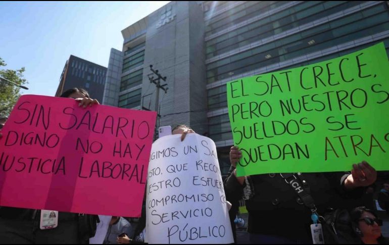 En un comunicado oficial, el Servicio de Administración Tributaria (SAT) dio a conocer las acciones que tomaran con los trabajadores que participaron en el paro nacional. SUN/ ARCHIVO