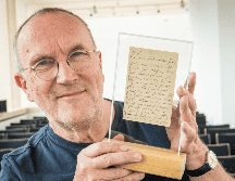 Esta es la carta escrita de la mano de Nietzsche para Otto Busse.  EFE / Centro de Documentación Nietzsche de Naumburgo