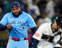Vladimir Guerrero Jr. celebras tras la victoria. El dominicano pegó jonrón en el juego. AP/D. Phillip