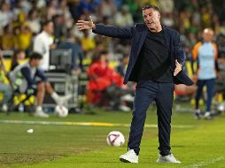 Luis Carrión regresa al banquillo del Carbayon. AFP