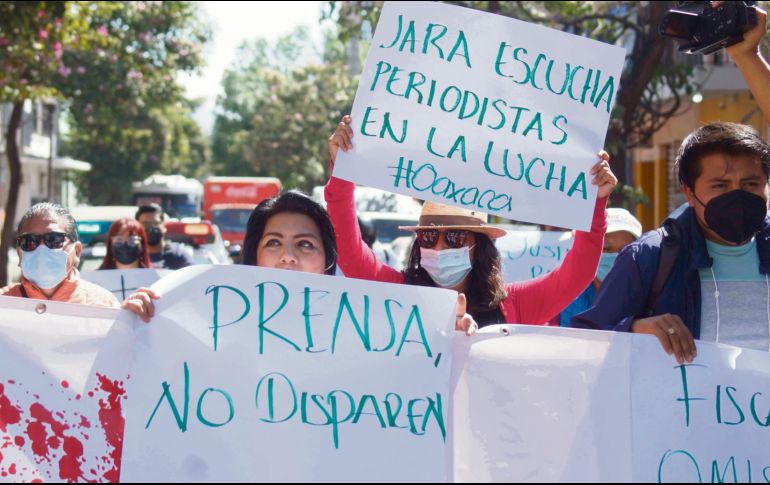 Periodistas se manifiestan frente a la Secretaría de Gobernación en Ciudad de México. ESPECIAL