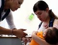 La Secretaría de Salud de Jalisco hace un llamado a que las familias vacunen a sus hijos, clave para prevenir brotes. EL INFORMADOR/Archivo