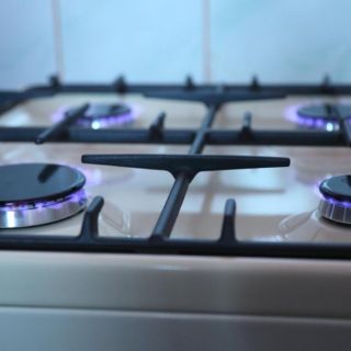 Cómo quitar grasa y manchas de la estufa