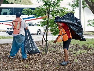 A la fecha, 880 ciudadanos han optado por el trabajo comunitario tras haber tirado basura en la calle. ESPECIAL