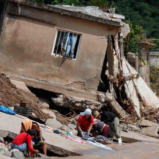 Pemex repara ducto afectado por lluvias en Veracruz