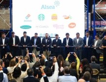 Autoridades municipales estales y directivos de la empresa inauguraron el nuevo centro de distribución Alsea en Tonalá. EL INFORMADOR/J.ACOSTA