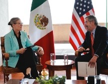 El canciller Juan Ramón de la Fuente sostuvo este martes 21 de octubre un encuentro con la gobernadora de Arizona, Katie Hobbs. X/ @SRE_mx.