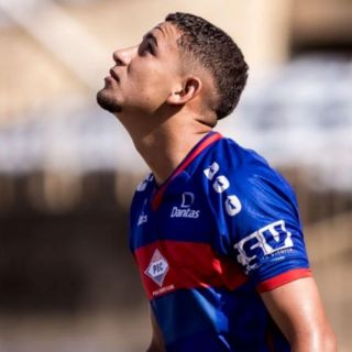 Antony Ylano, futbolista brasileño, muere tras impactar su moto contra una vaca