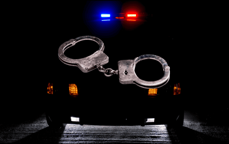 Además, a los detenidos se les aseguraron diversas armas. ESPECIAL / CANVA