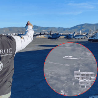 Helicóptero, que llevaba víveres, arranca techos de viviendas en Hidalgo (VIDEO)