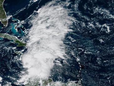 Los modelos meteorológicos prevén una intensificación gradual de la tormenta tropical 