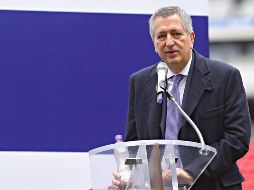 La historia del Club Deportivo Guadalajara está llena de anécdotas curiosas, pero pocas tan recordadas como aquella ocasión en la que Jorge Vergara, entonces dueño del equipo, decidió premiar a sus jugadores de una forma muy peculiar: con un “par de huevos”. IMAGO7