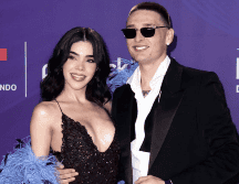 Así muestran su amor Kenia Os y Peso Pluma en los Latin Billboard. ESPECIAL / IG / @telemundo