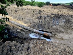 Pemex indicó que mantiene diálogo directo con las y los vecinos de la zona, quienes han permitido y facilitado el ingreso de las brigadas a los predios y áreas comunes próximas al cauce. ESPECIAL/Pemex