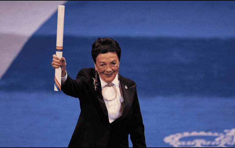 La fotógrafa mexicana Graciela Iturbide recibe el Premio Princesa de Asturias de las Artes durante una ceremonia en Oviedo, en el norte de España. AP / Miguel Oses