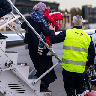 Niños gazatíes en riesgo de muerte si no se aceleran evacuaciones médicas: OMS