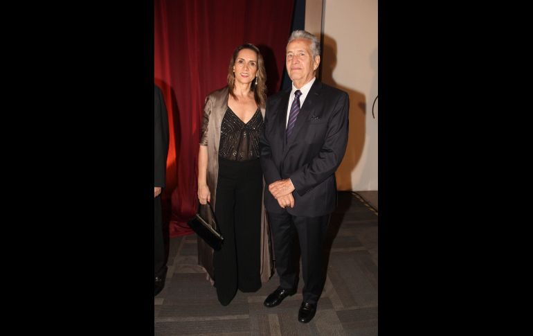 Ivette Iberri y Carlos González Lozano. GENTE BIEN JALISCO / 90 aniversario de Placencia Muebles