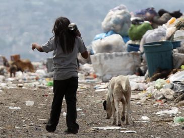 Alertan que la pobreza es un problema de derechos humanos urgente. EFE / ARCHIVO