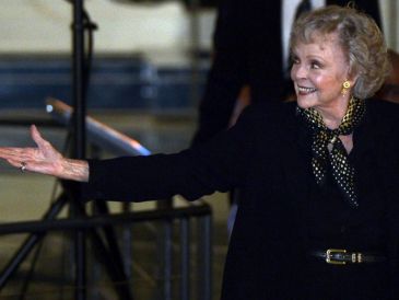 Fotografía de archivo del 30 de octubre de 2012 de la actrices estadounidenses June Lockhart en Los Ángeles, California. EFE/ M. Nelson