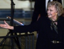 Fotografía de archivo del 30 de octubre de 2012 de la actrices estadounidenses June Lockhart en Los Ángeles, California. EFE/ M. Nelson