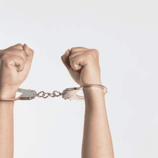 Detienen a siete hombres con armas de uso exclusivo del Ejército en Baja California