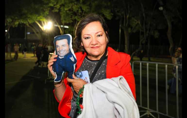 Chayanne arrancó moviéndose en el escenario de arriba a abajo, lleno de energía, con algunos de sus éxitos más grandes. EL INFORMADOR/ J. Acosta