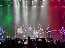 Micky Huidobro, Paco Ayala, Randy Ebright, Jay de la Cueva y Pato Machete subieron al escenario para desatar una descarga sonora que confirmó por qué Molotov sigue siendo una de las bandas más emblemáticas del rock latinoamericano. EL INFORMADOR/ H. Navarro