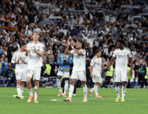 Los jugadores del Real Madrid celebran la victoria contra el Barcelona. EFE/C. Moya