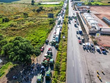  Te recomendamos tomar tus precauciones y anticipar tus trayectos debido al bloqueo en la carretera Guadalajara–Morelia. EL INFORMADOR/ A. Navarro
