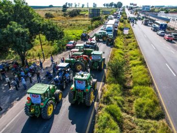 El cierre de la carretera fue declarado indefinido hasta obtener una respuesta favorable de las autoridades. EL INFORMADOR / A. Navarro