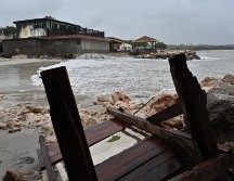 Las autoridades han ordenado la evacuación de diversas áreas y han cerrado todos los puertos marítimos. EFE